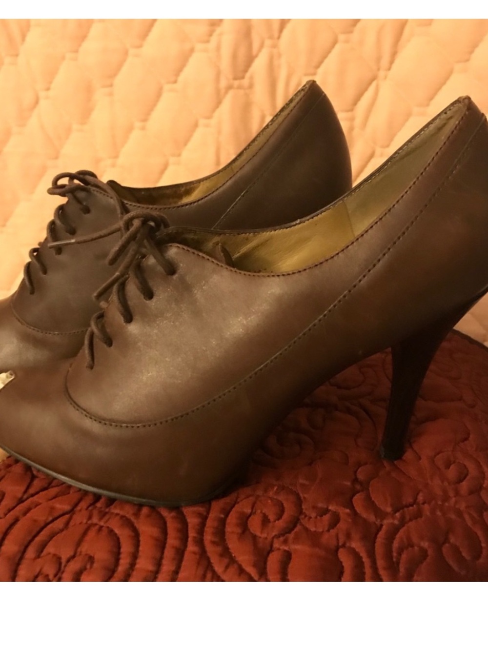 Tommy Hilfiger Grey Sneaker
Free: Brown peep- toe heels shoes - Picture 11 of 11